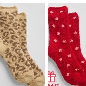 2 pairs Gap cozy socks NWT